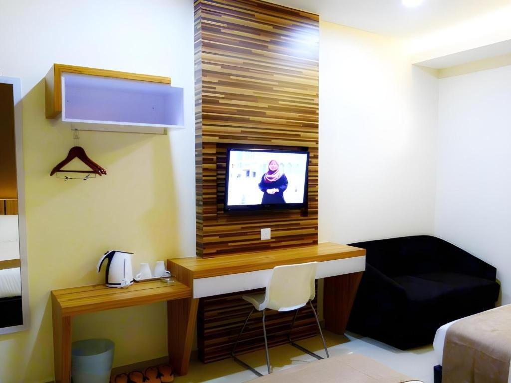 Gm Holiday Hotel Permai Jaya Kampong Tebing Rabak Exterior photo
